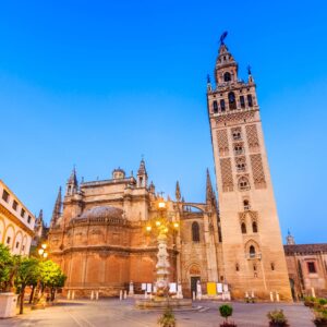 Por qué ver en Sevilla la Giralda.