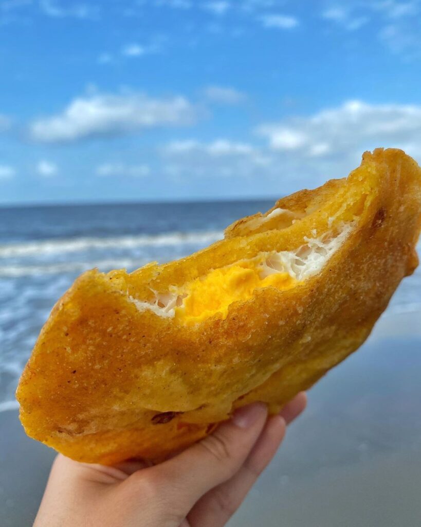Arepa de huevo costeña
