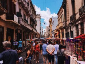 Aquí en Free Tour Buenos Aires: las mejores ferias de la Ciudad, les mostraré algo para hacer gratis en Buenos Aires, si visitas Argentina.