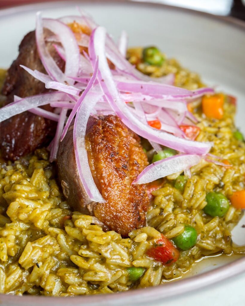 Arroz con Pato peruano. Comida Peruana