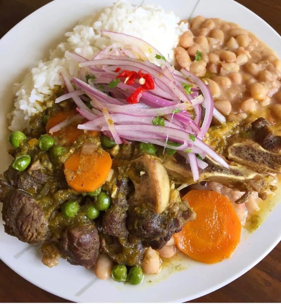 Seco de Carne con frijoles. Comida Peruana