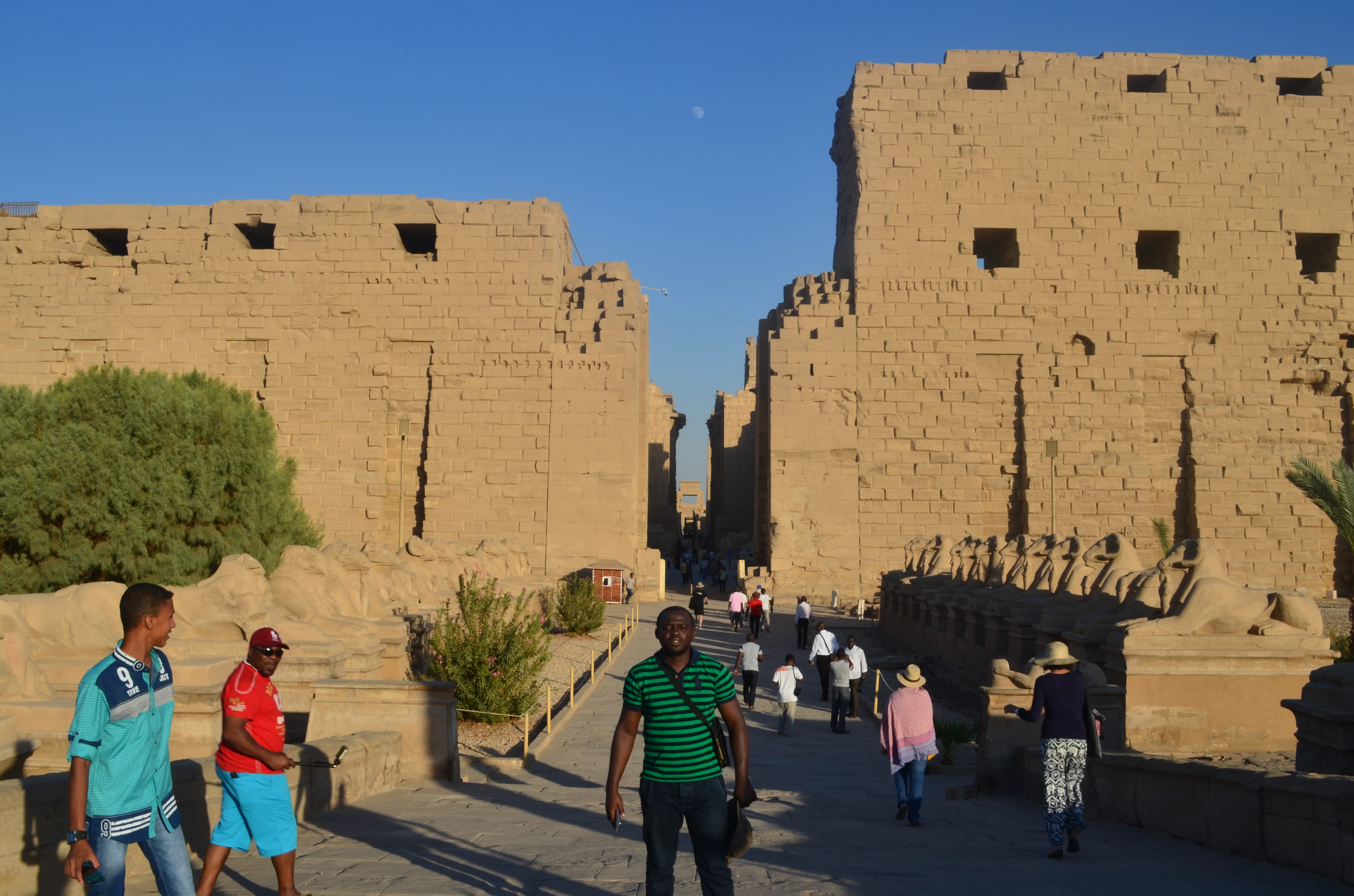 Vista del Templo de Karnak en Egitpo, durante la tarde