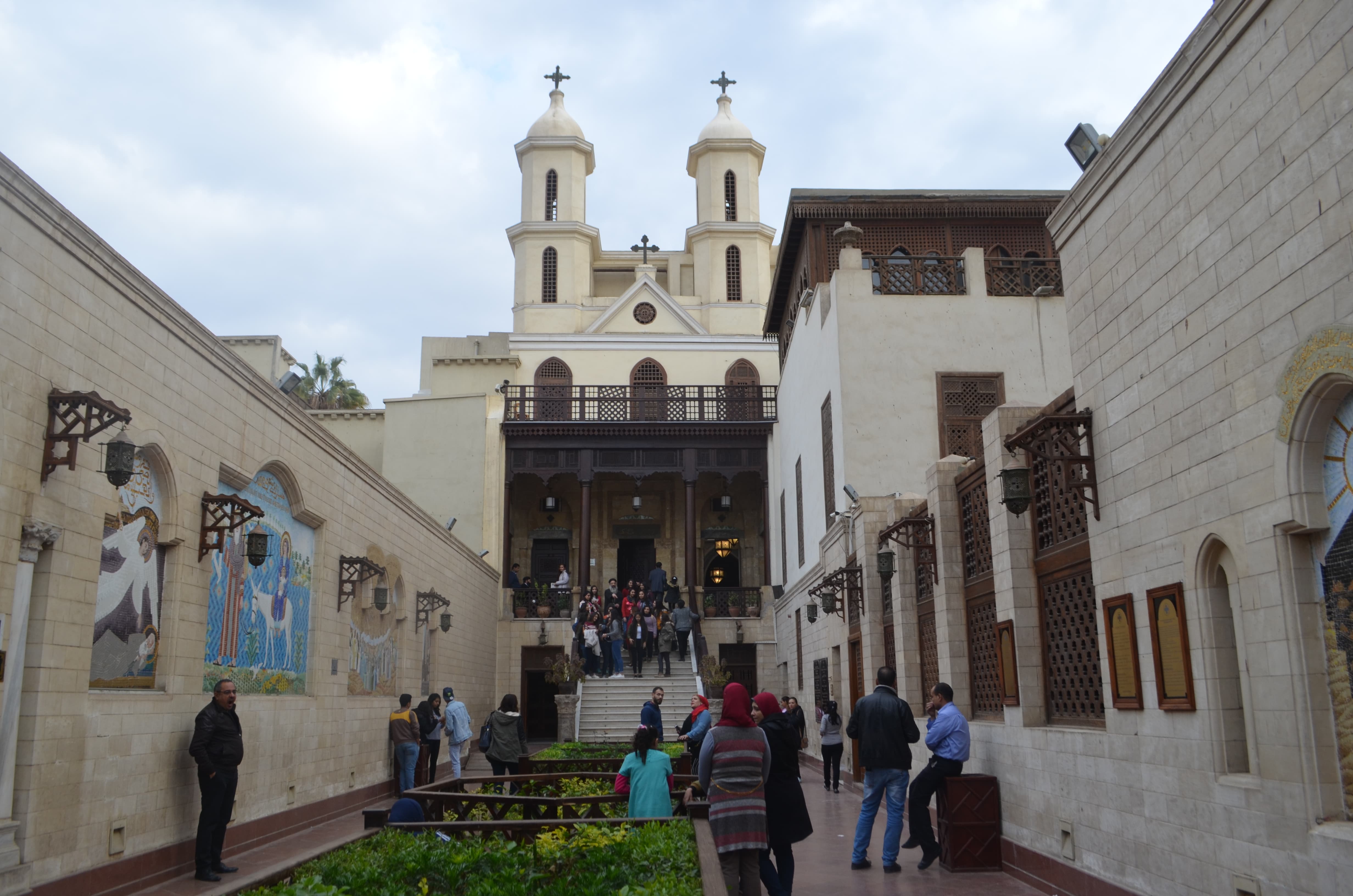 Iglesia colgante en el barrio copto