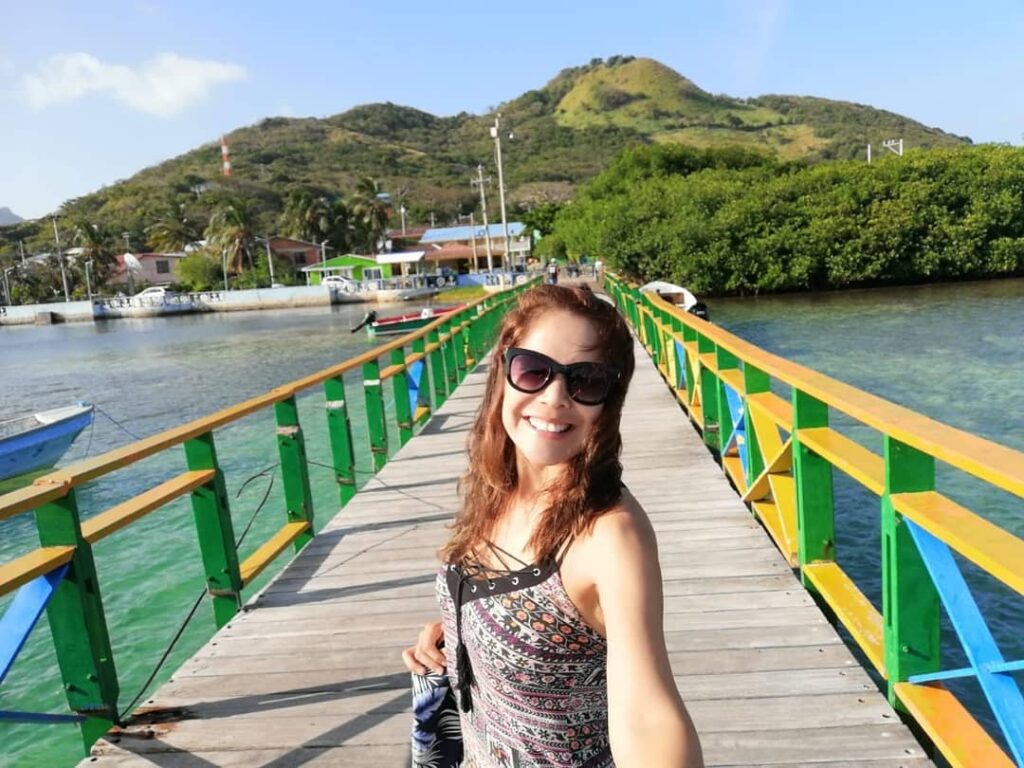 Puente de los enamorados en la Isla Santa Catalina