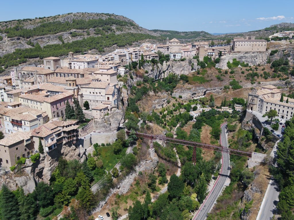 Cancelar nudo Personas con discapacidad auditiva Las Casas Colgadas de Cuenca - El Viajero Experto